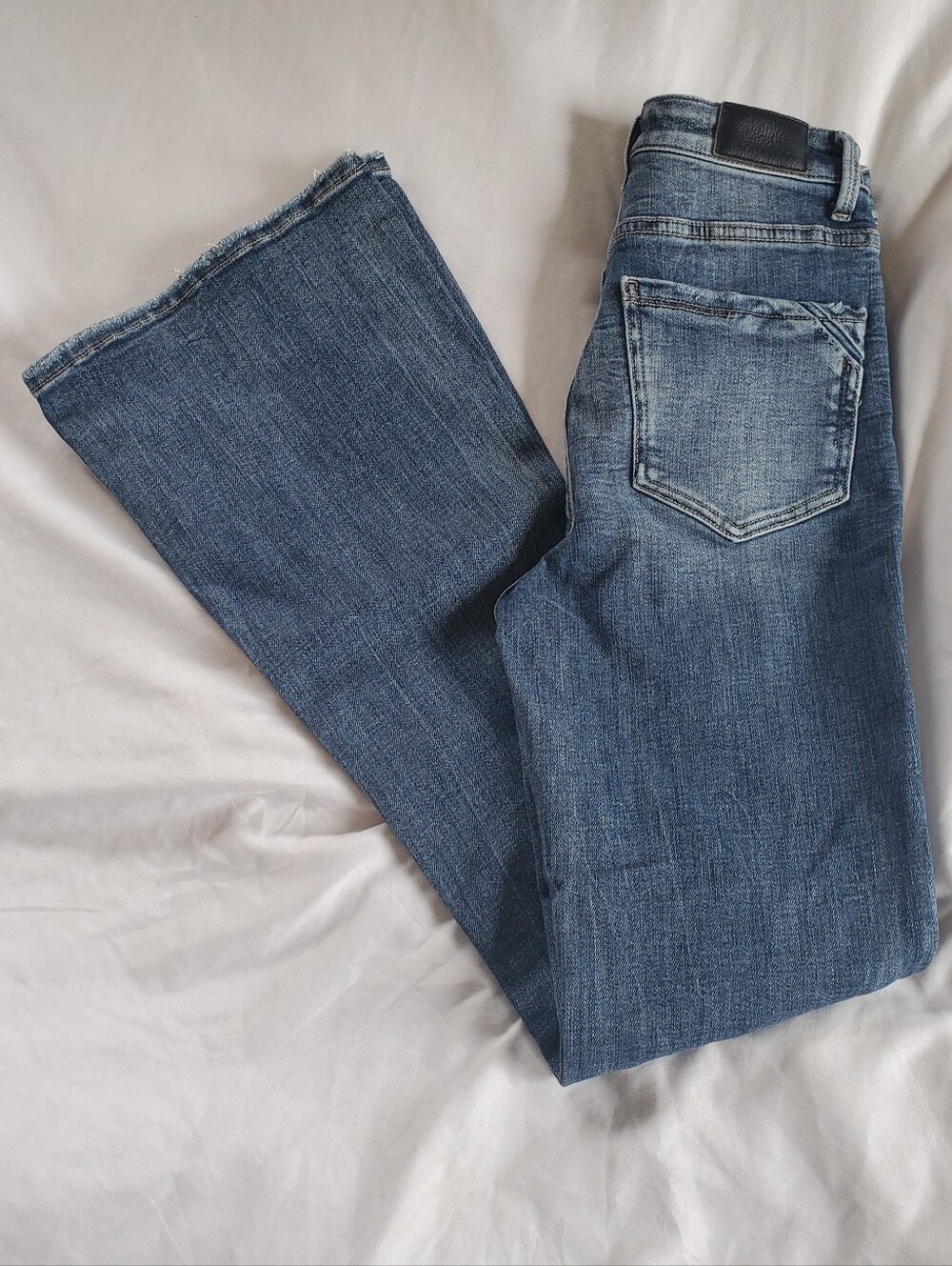 Buckle Black Fit No 35 Distressed Flare Jeans, Womens Sz 25x34 (Actual W26/L32.5